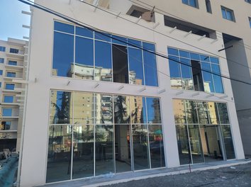 Dyqan Qera Dyqan/zyre tek Fusha e Aviacionit, prane nderteses se Polit te Drejtesise