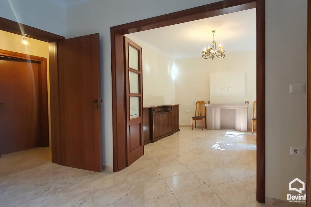 Tirane For Sale Apartment 2+1 Qemal Stafa street Apartment Booking/AirBnB apartament me oborr klinike