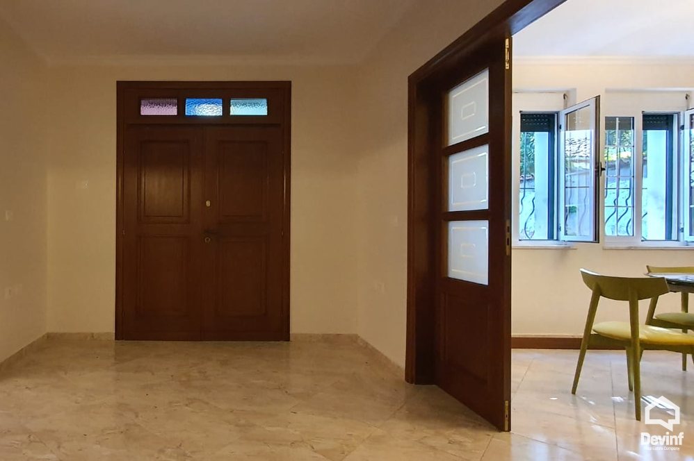Tirane For Sale Apartment 2+1 Qemal Stafa street Apartment Booking/AirBnB apartament me oborr klinike