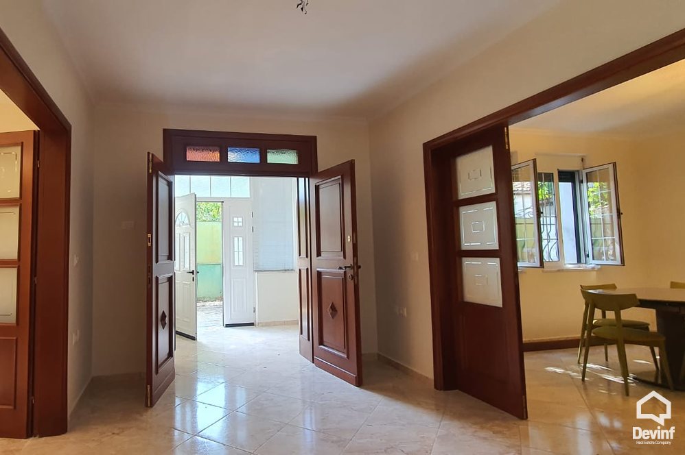 Tirane For Sale Apartment 2+1 Qemal Stafa street Apartment Booking/AirBnB apartament me oborr klinike