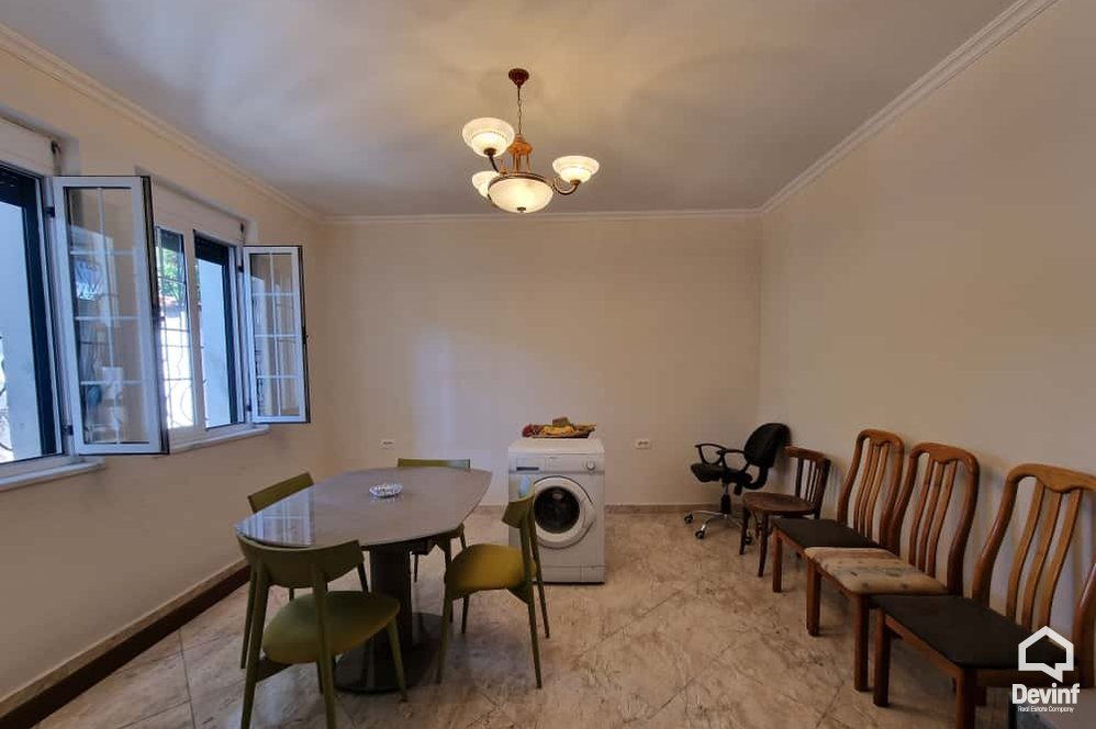 Tirane For Sale Apartment 2+1 Qemal Stafa street Apartment Booking/AirBnB apartament me oborr klinike