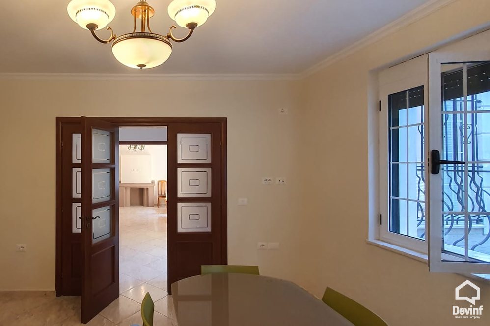 Tirane For Sale Apartment 2+1 Qemal Stafa street Apartment Booking/AirBnB apartament me oborr klinike