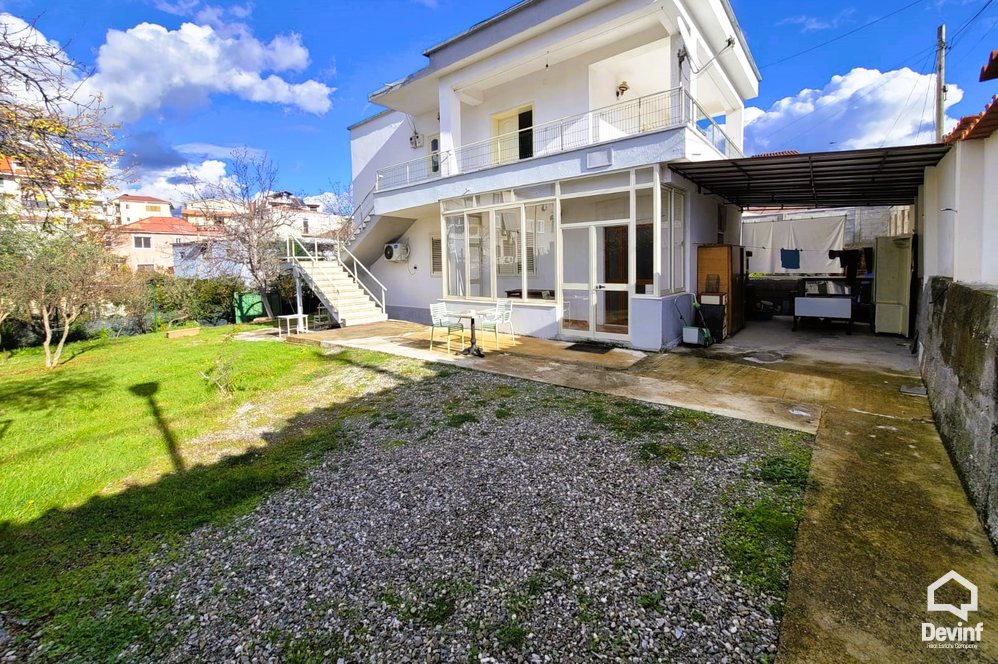 Tirane For Rent Apartment 3+1 Apartment in a villa located in the Student City area Villa Floor