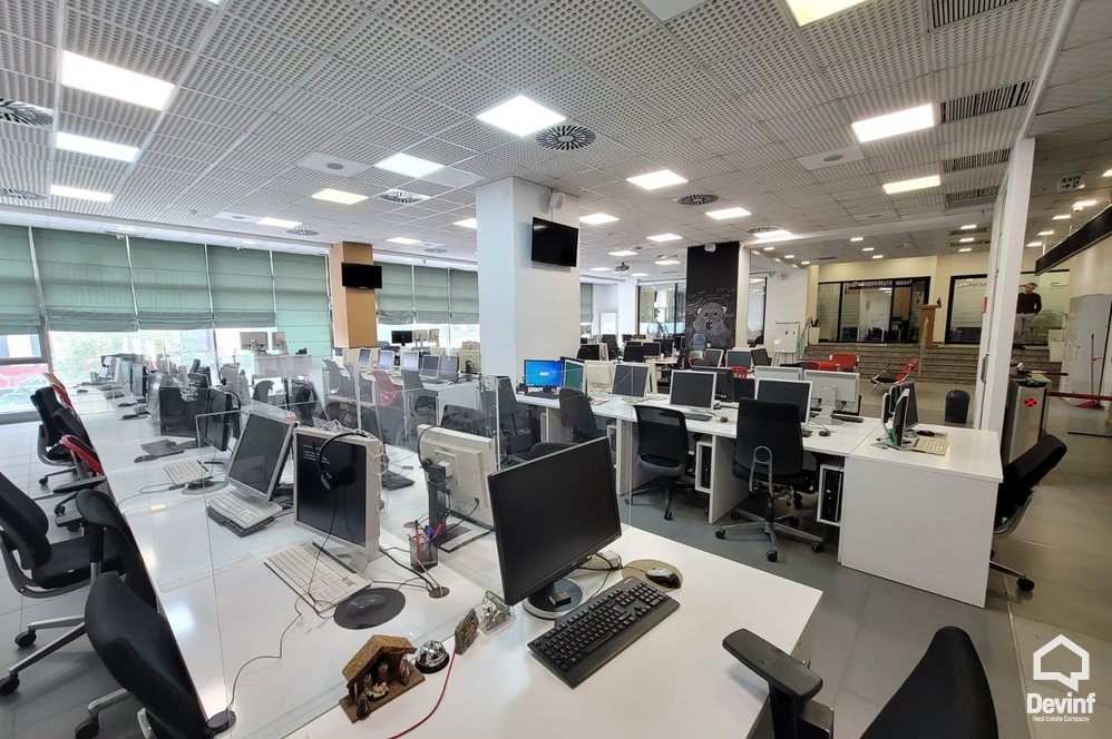 Tirane Qera Zyre  Zyra prane ish stacionit te trenit, Tirane zyre call center