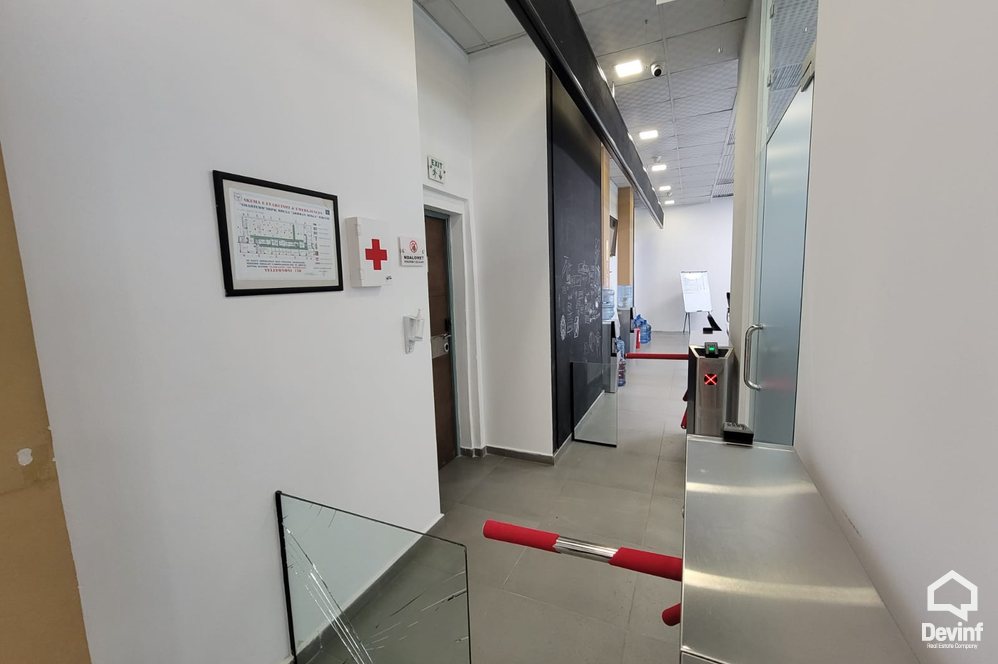 Tirane Qera Zyre  Zyra prane ish stacionit te trenit, Tirane zyre call center