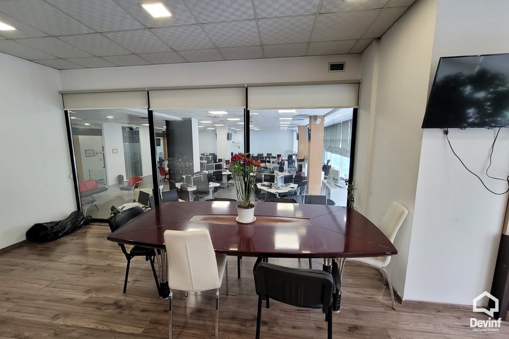 Tirane Qera Zyre  Zyra prane ish stacionit te trenit, Tirane zyre call center