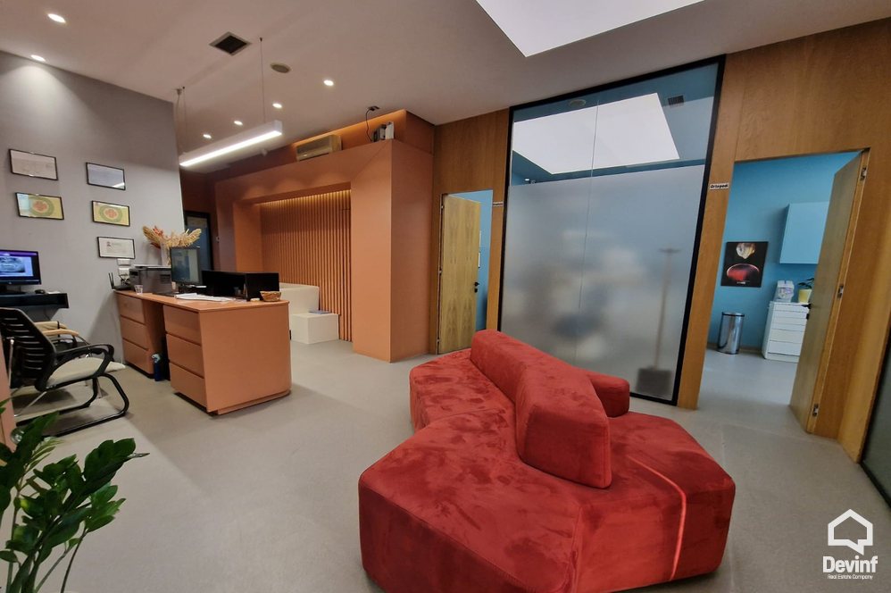 Tirane Shitje Zyre  Bulevardi Zogu I, prane qendres zyre qender estetike qender masazhi spa klinike dentare studio ligjore Noter