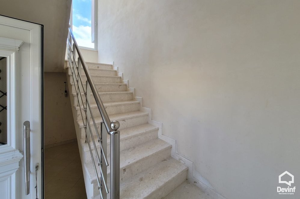 Tirane Qera Vile 2+1 Apartament ne vile qe ndodhet ne Sauk apartament kat vile