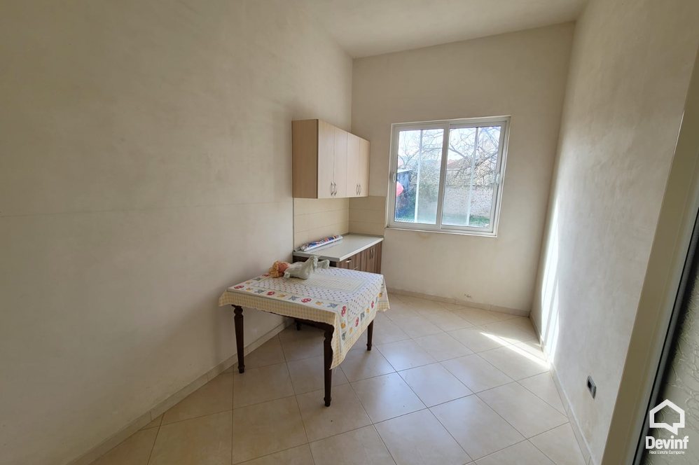 Tirane Qera Vile 2+1 Apartament ne vile qe ndodhet ne Sauk apartament kat vile