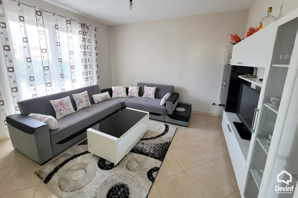 Tirane Qera Vile 2+1 Apartament ne vile qe ndodhet ne Sauk apartament kat vile