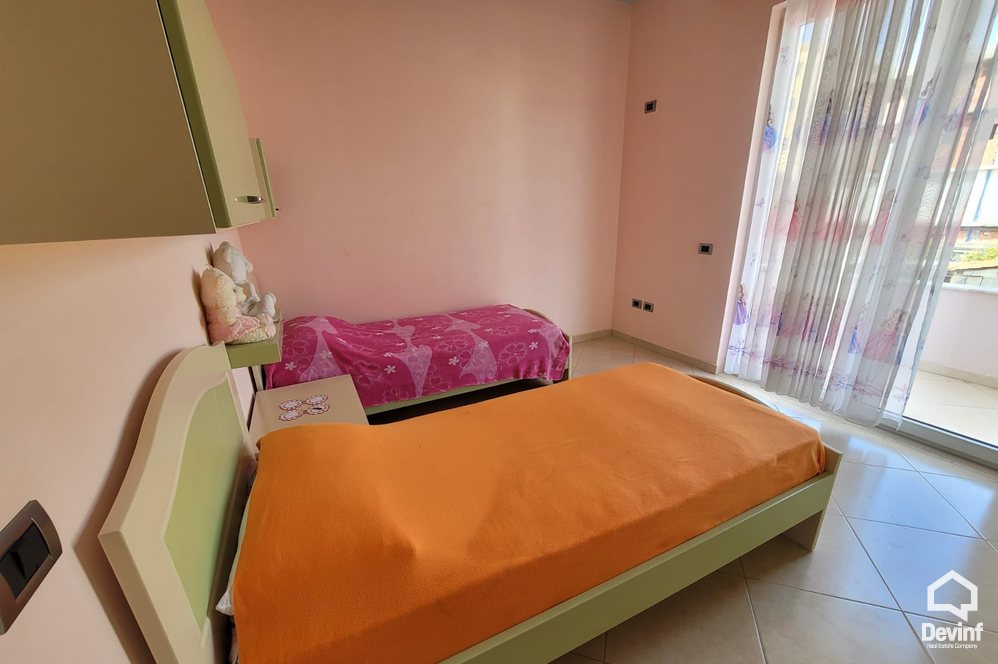 Tirane Qera Vile 2+1 Apartament ne vile qe ndodhet ne Sauk apartament kat vile