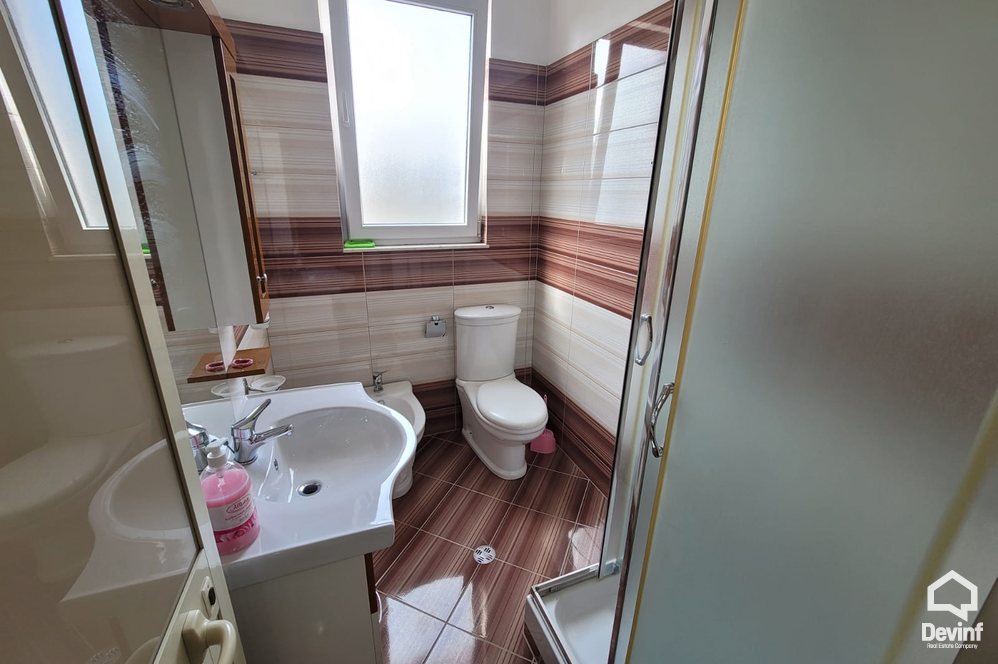 Tirane Qera Vile 2+1 Apartament ne vile qe ndodhet ne Sauk apartament kat vile