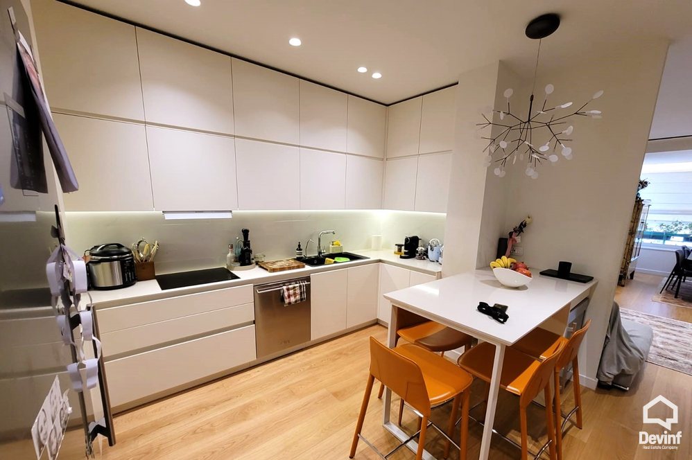 Tirane Qera Apartament 3+1 Apartament ne zonen e Bllokut apartament