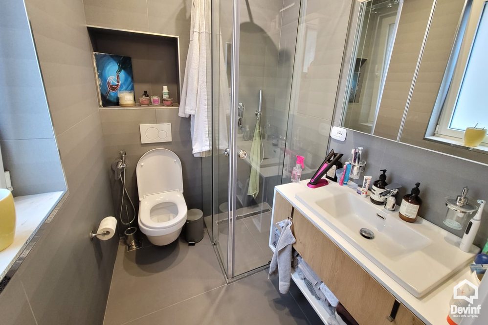 Tirane Qera Apartament 3+1 Apartament ne zonen e Bllokut apartament
