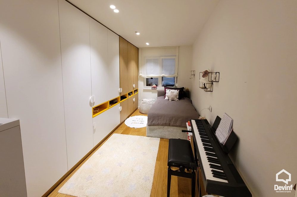 Tirane Qera Apartament 3+1 Apartament ne zonen e Bllokut apartament