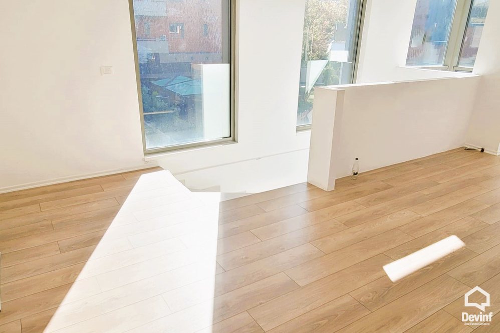 Tirane Qera Zyre  Zyre ne qender te Tiranes zyre qender estetike turistike show room studio ligjore Noter