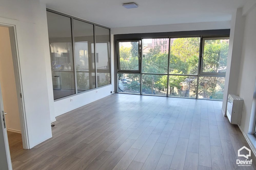 Tirane Qera Zyre  Zyre ne qender te Tiranes zyre qender estetike turistike show room studio ligjore Noter