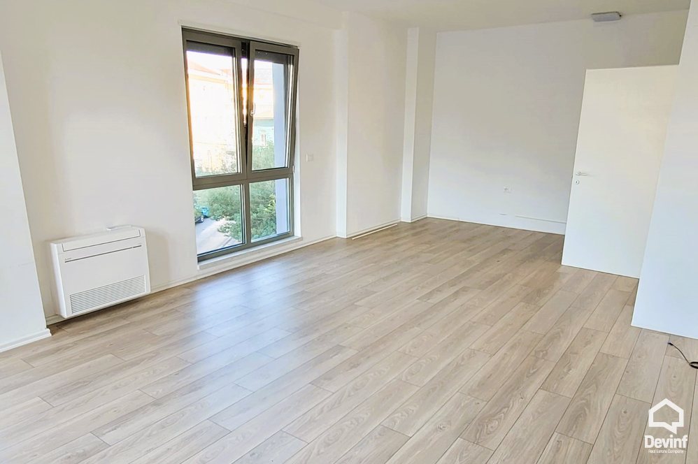 Tirane Qera Zyre  Zyre ne qender te Tiranes zyre qender estetike turistike show room studio ligjore Noter