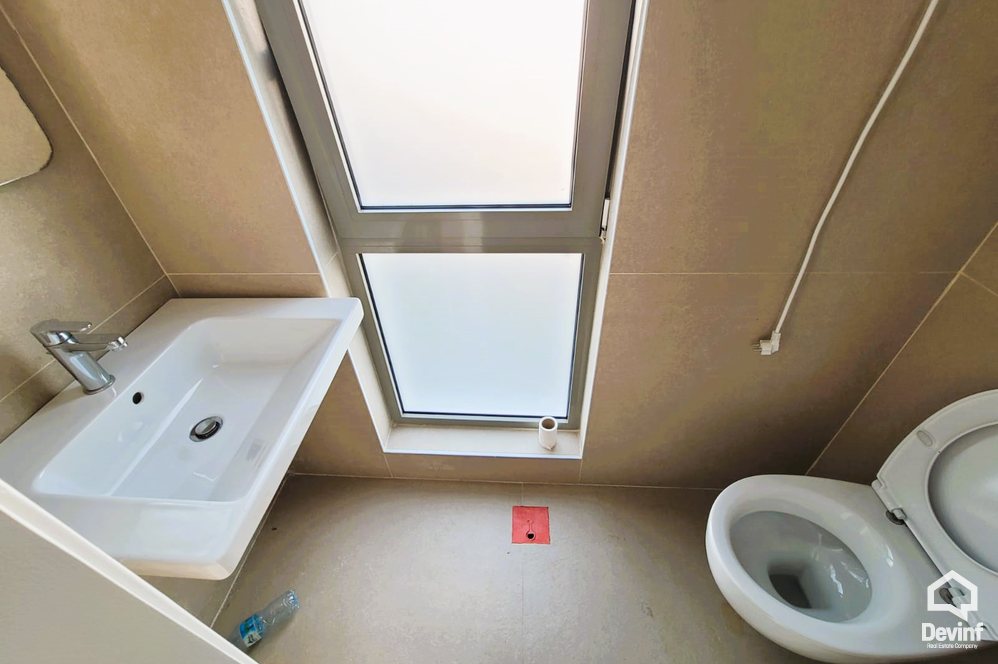 Tirane Qera Zyre  Zyre ne qender te Tiranes zyre qender estetike turistike show room studio ligjore Noter