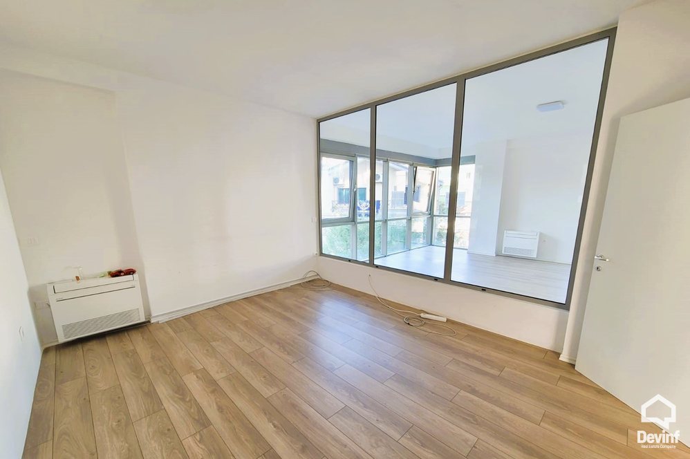Tirane Qera Zyre  Zyre ne qender te Tiranes zyre qender estetike turistike show room studio ligjore Noter