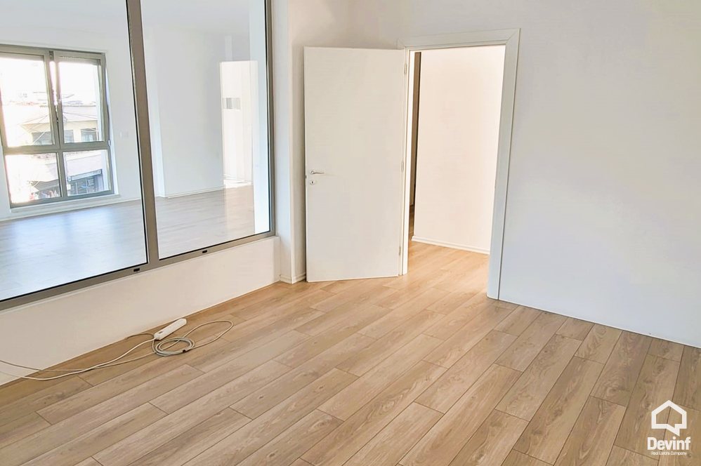 Tirane Qera Zyre  Zyre ne qender te Tiranes zyre qender estetike turistike show room studio ligjore Noter
