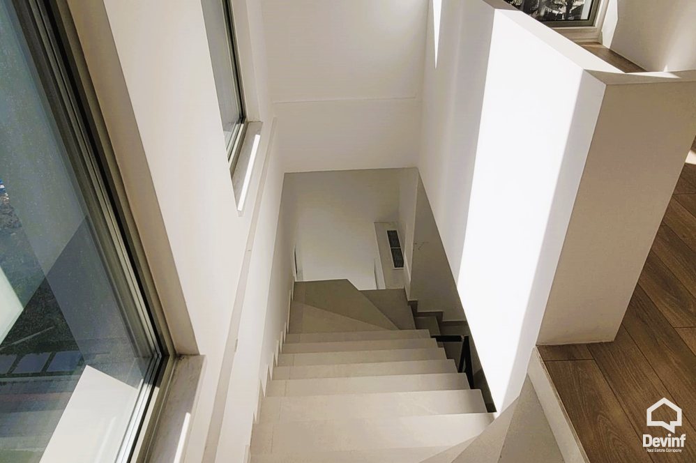 Tirane Qera Zyre  Zyre ne qender te Tiranes zyre qender estetike turistike show room studio ligjore Noter
