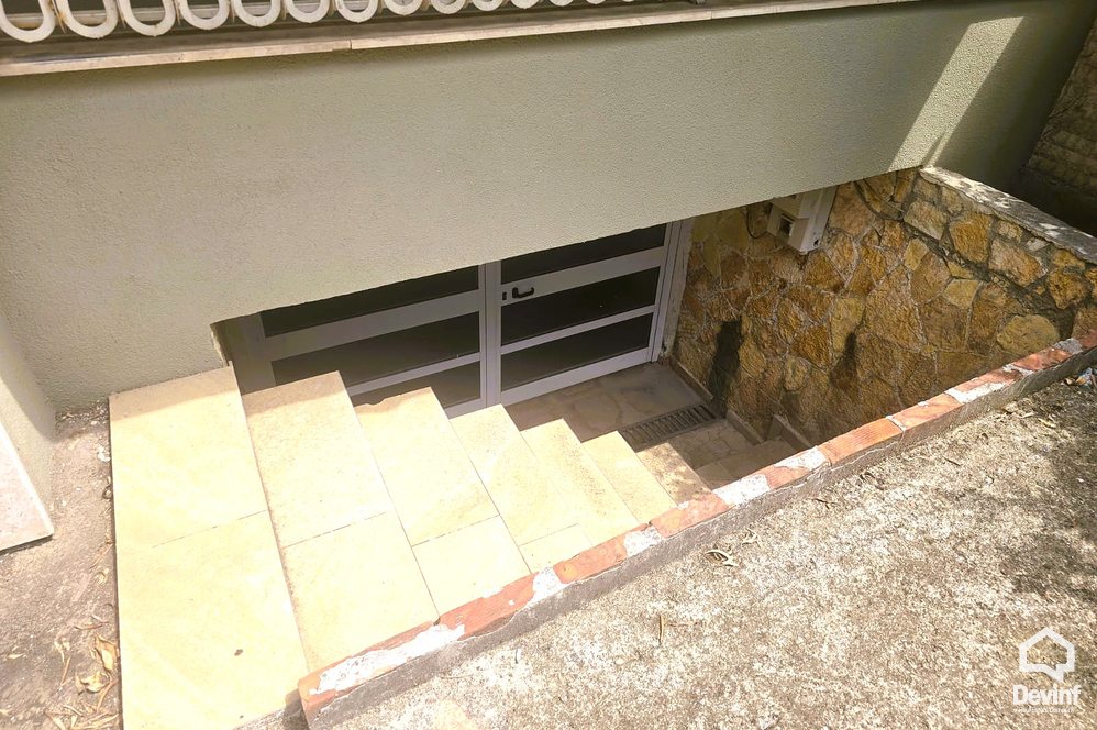 Tirane For Rent Villa Me shume se 4 dhoma Villa for rent in Selita area, Tirana Office Villa Office shkolle kursesh Villa klinke
