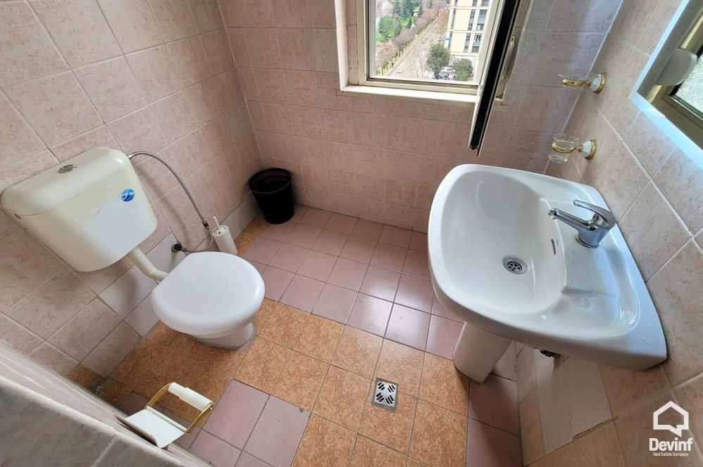 Tirane For Rent Office 3+1+G Office in Boulevard Zhan Dark Office qender estetike klinike spitalore spa