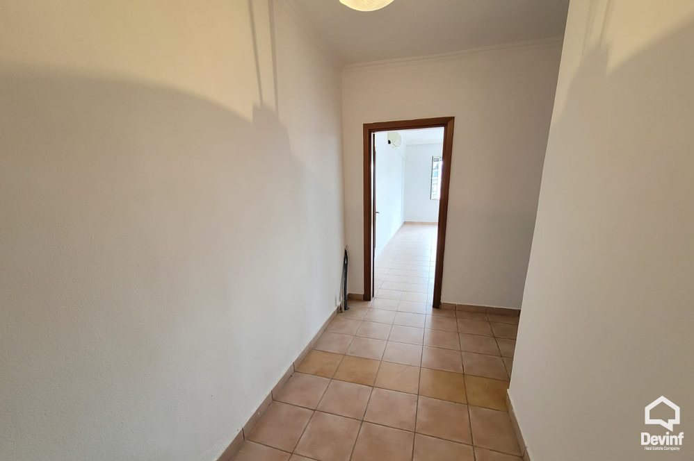Tirane For Rent Office 3+1+G Office in Boulevard Zhan Dark Office qender estetike klinike spitalore spa