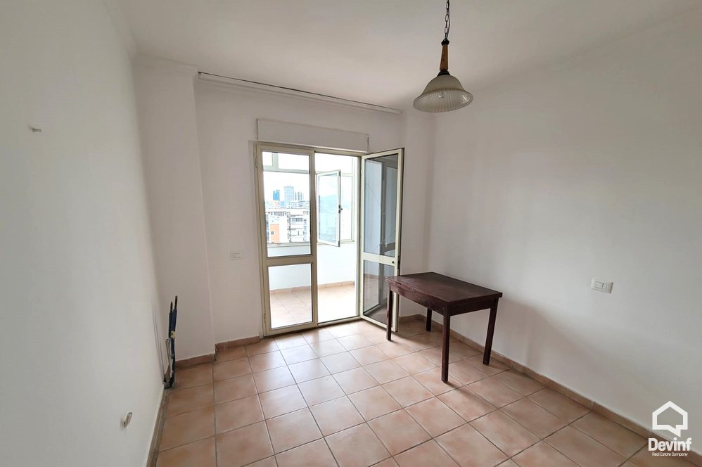 Tirane For Rent Office 3+1+G Office in Boulevard Zhan Dark Office qender estetike klinike spitalore spa