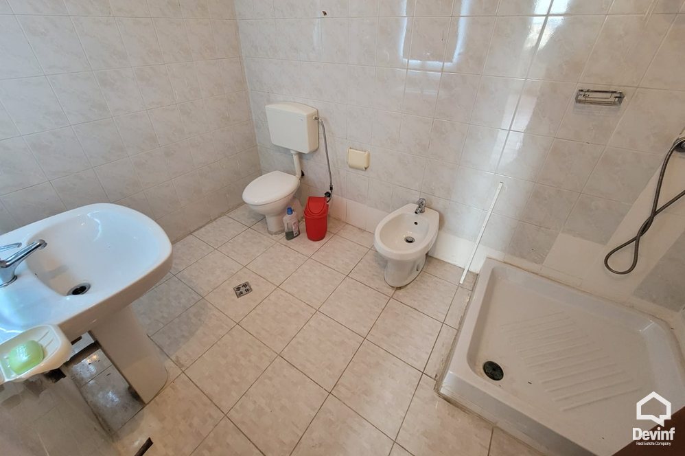 Tirane For Rent Office 3+1+G Office in Boulevard Zhan Dark Office qender estetike klinike spitalore spa