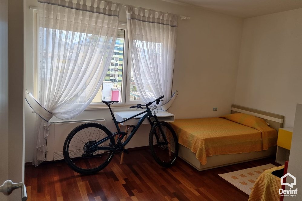 Tirane Qera Apartament 2+1 Apartament 2+1 tek zona e Bllokut apartament