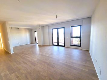 Apartament Qera Zyre me qira ne Rrugen e Kavajes
