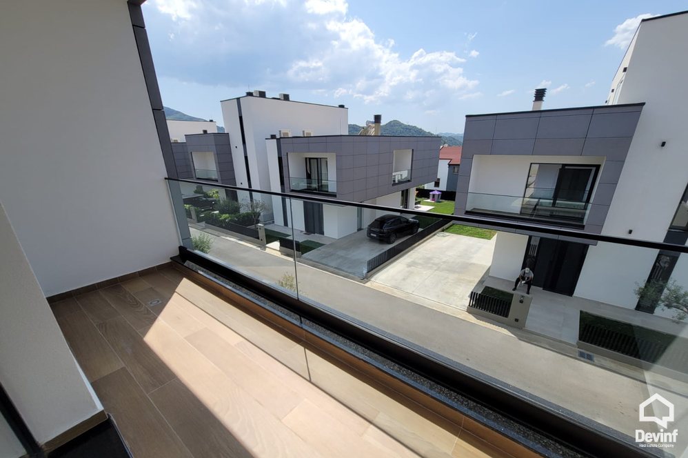 Tirane Qera Vile 3+1 Vile ne kompleks vilash ne zonen e TEG vile kompleks rezidencial