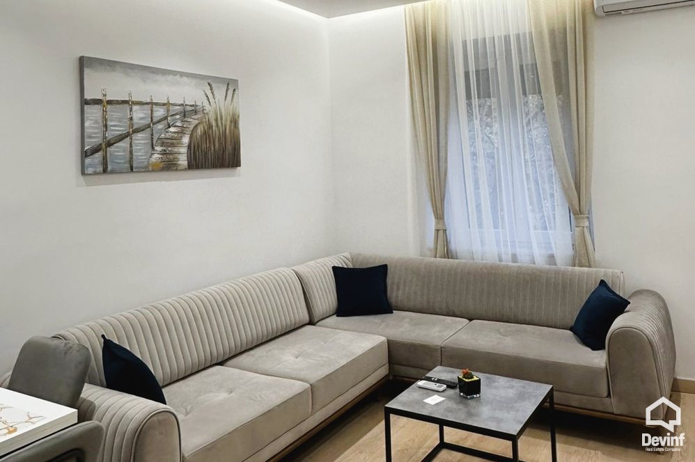 Tirane Qera Zyre 1+1 Zyre ne zonen e Bllokut zyre apartament