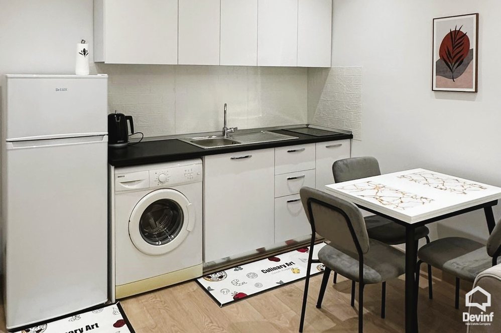 Tirane Qera Zyre 1+1 Zyre ne zonen e Bllokut zyre apartament