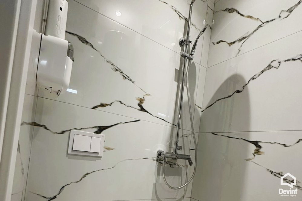 Tirane Qera Zyre 1+1 Zyre ne zonen e Bllokut zyre apartament