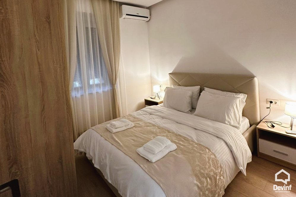 Tirane Qera Zyre 1+1 Zyre ne zonen e Bllokut zyre apartament