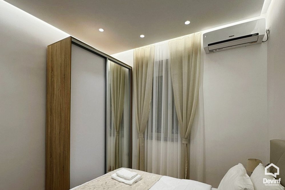 Tirane Qera Zyre 1+1 Zyre ne zonen e Bllokut zyre apartament