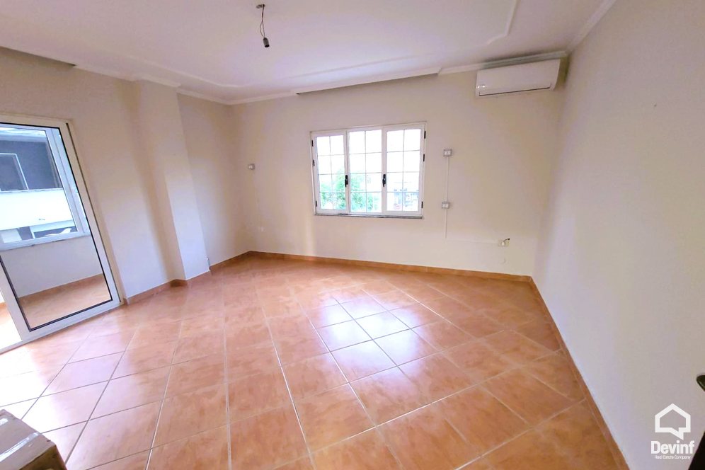 Tirane For Rent Office Me shume se 4 dhoma Office loacated in Blloku area Office klinike dentare show room