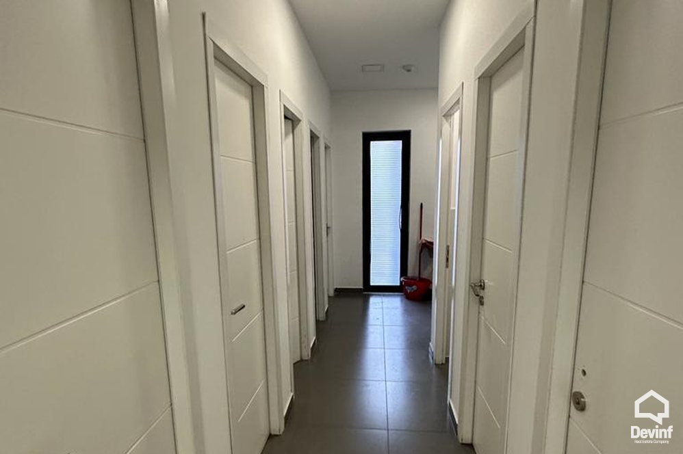 Tirane Qera Zyre   zyre